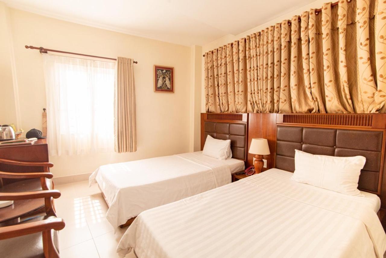 Binh Hung Hotel Ho Chi Minh City Exterior photo